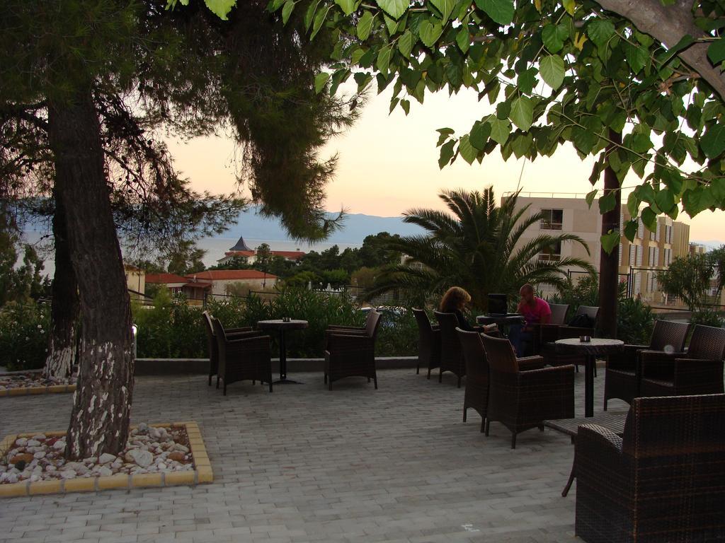 Rodon Hotel Лутра Едипсу Екстериор снимка